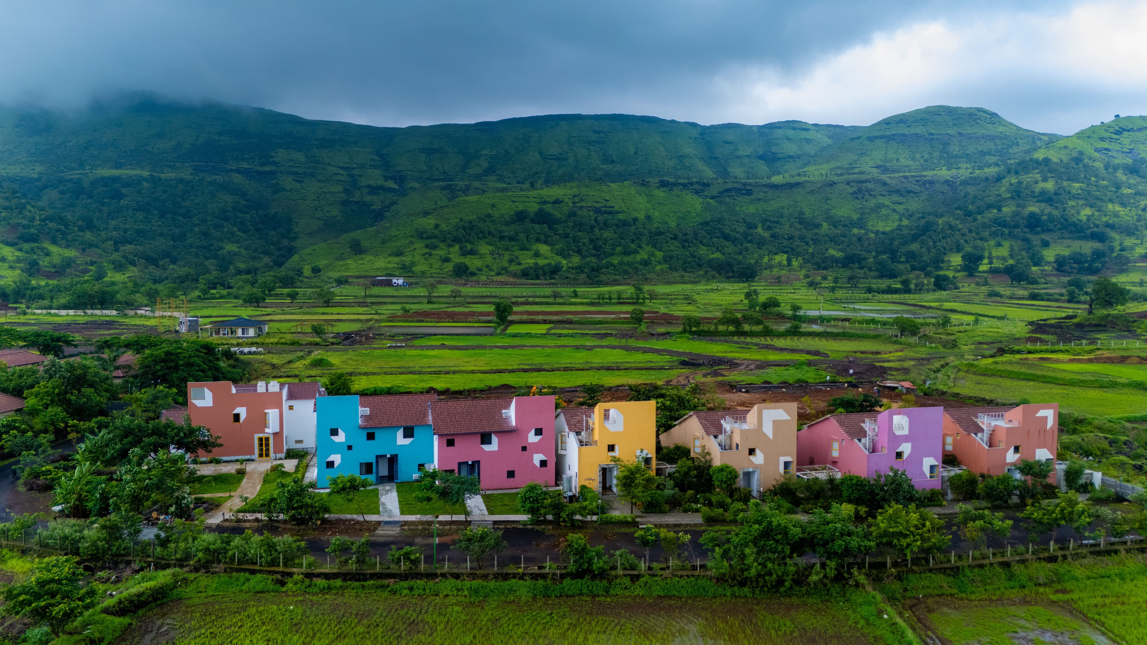 Igatpuri Vacation Resort: Pool & Jain Food | Touchwood Bliss